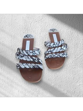 Zara Basic Leather Snakeskin Flat Sandals Chrome Trim Size 6.5